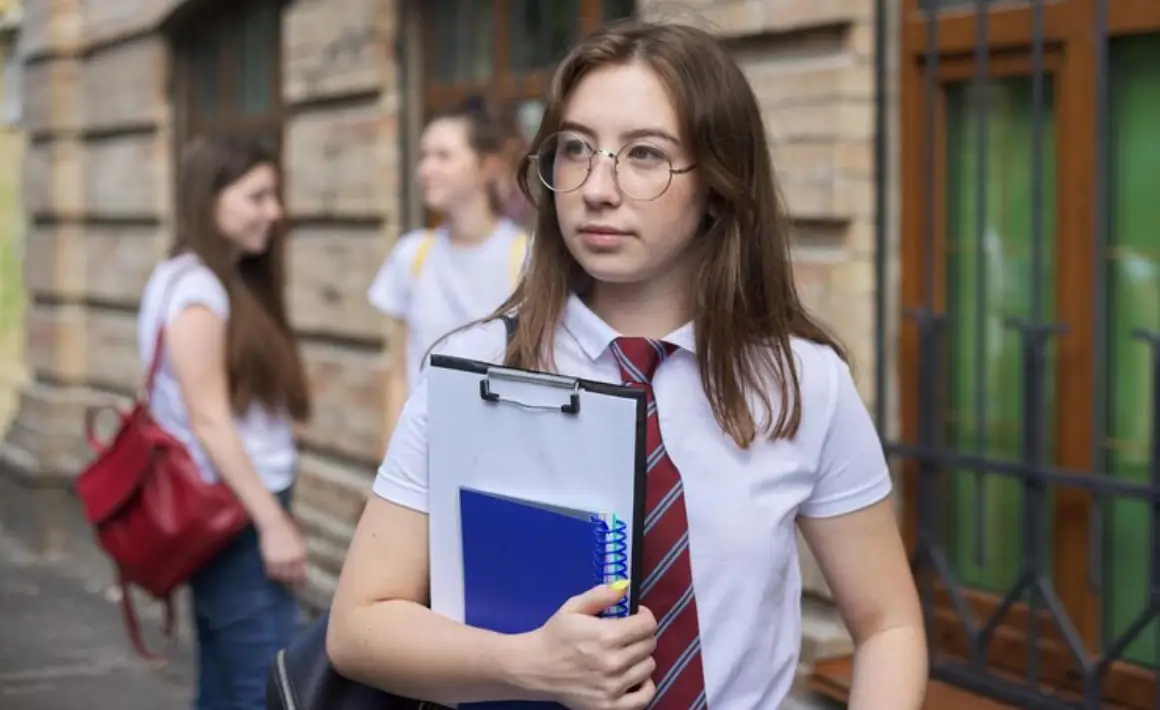 Improving the Wellbeing of Autistic Girls at School